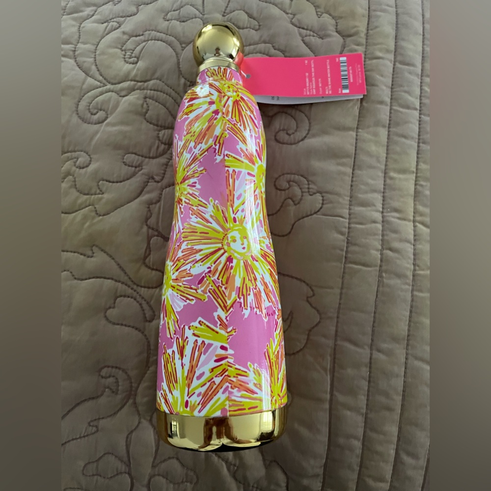New Lilly Pulitzer Squeeze the Day Water Bottle